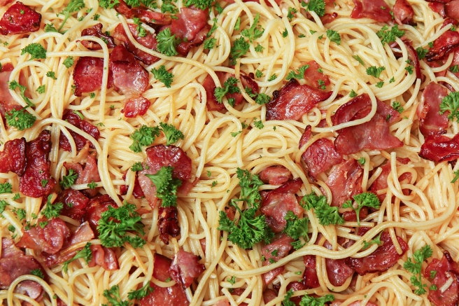 Spaghettí með ofnbökuðu beikoni í hvítlauksolíu